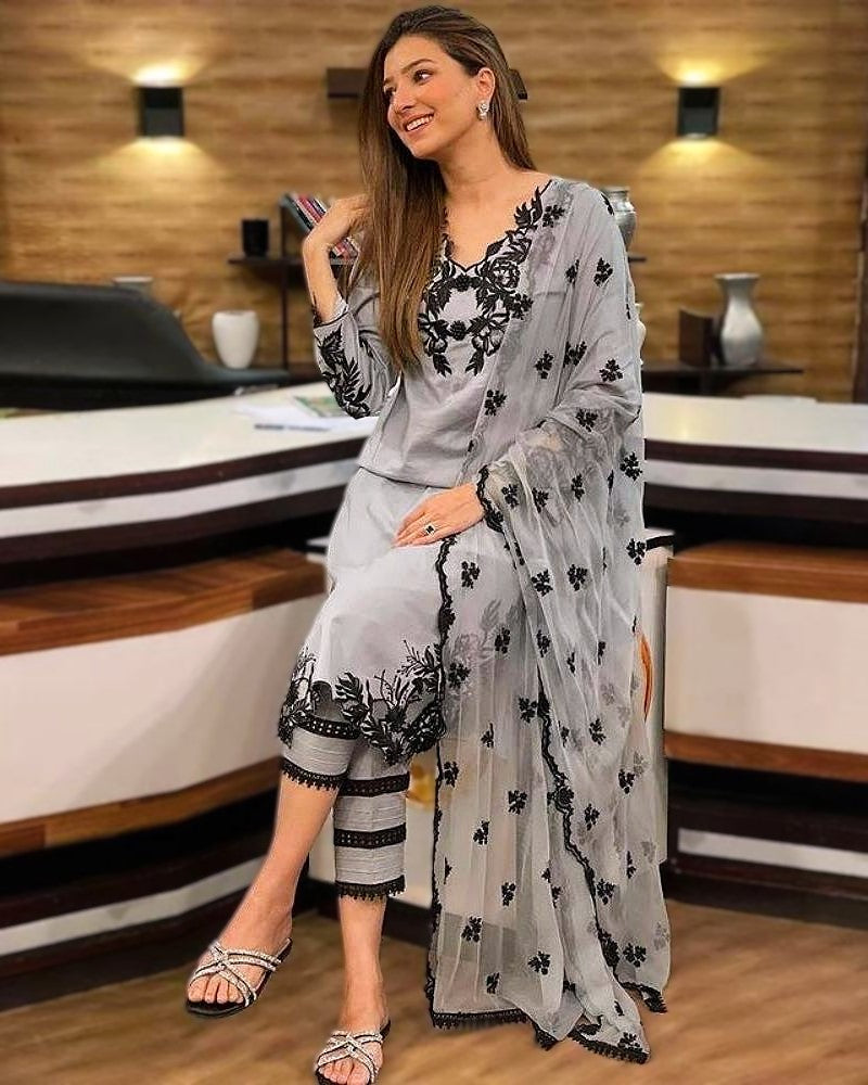 Linen Embroidered 3PC Suit with Bamber Chiffon Embroidered Dupatta-925