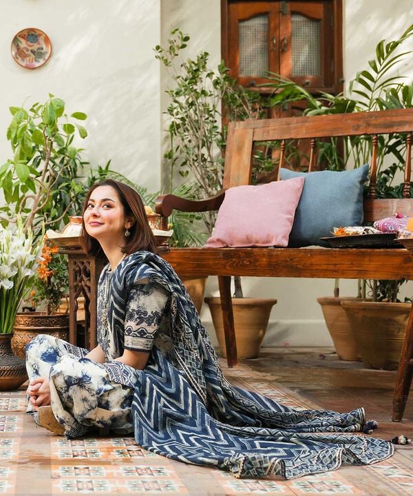 Sapphire – 3Pc Embroidered Lawn Suit