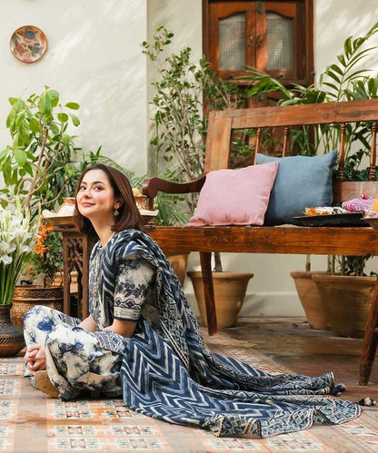 Sapphire – 3Pc Embroidered Lawn Suit