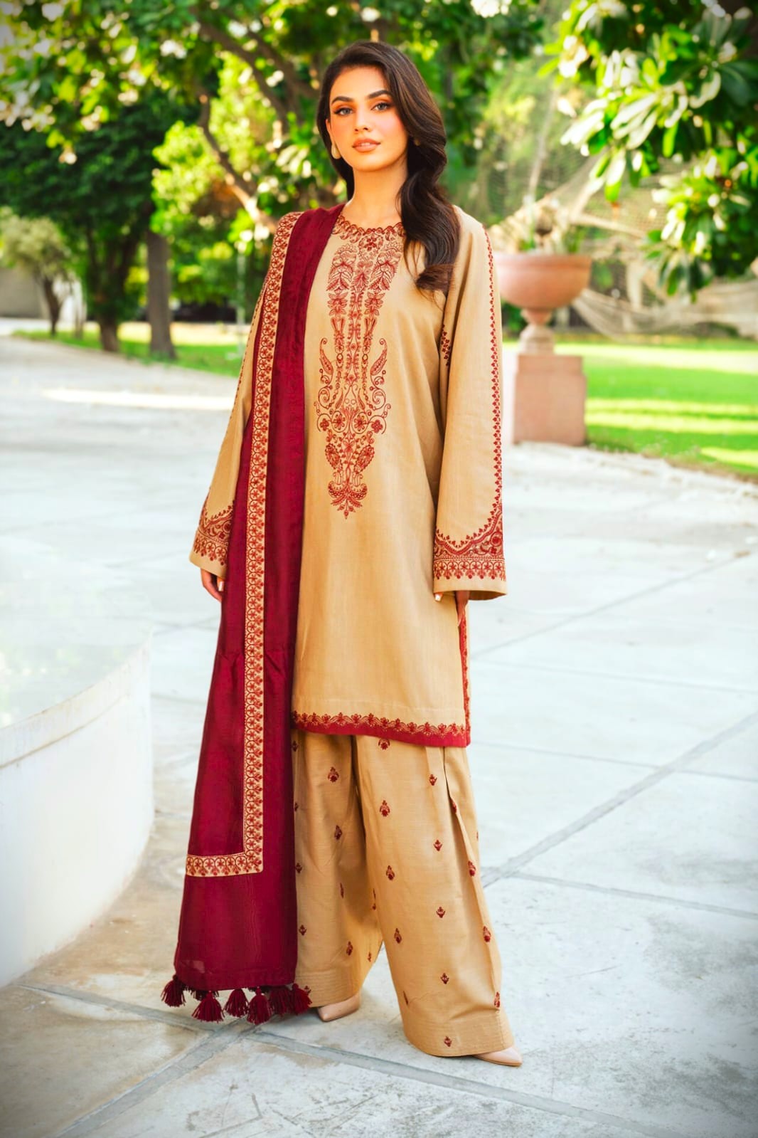 DHANAK EMBROIDERED 3PC SUIT WITH EMBROIDERED DUPATTA – 2016